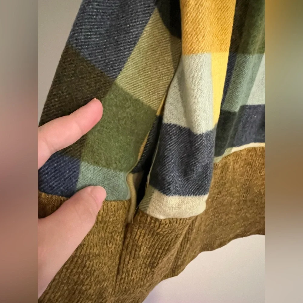 Riah Fashion - Plaid Top - Picture 5 of 7